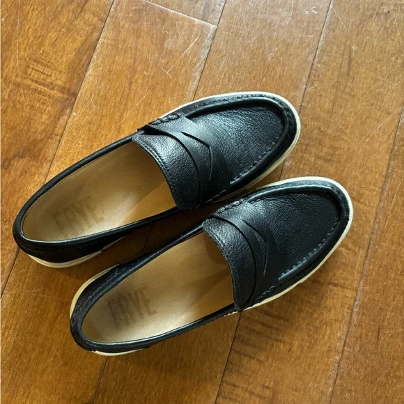 Frye Women’s Black Leather Slip-On Loafers - Picture 7 of 7